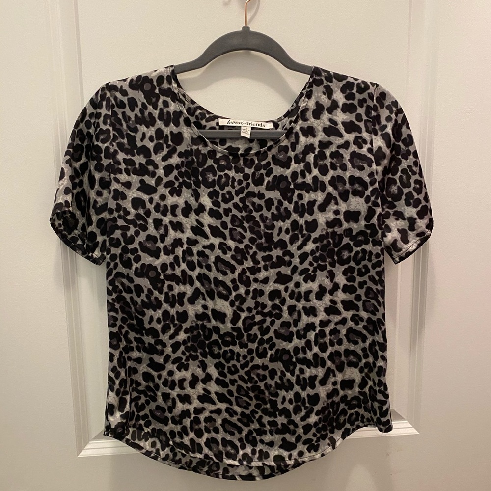 Leopard Print Short Sleeve Top